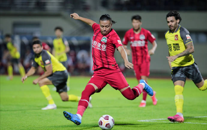 转会期门兴格拉德巴赫备战中超；临场应变细节曝光；质疑声仍在；医务组通报恢复(为什么德甲不叫德超)